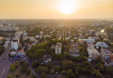 günbatımı Bucharest City. havadan görünümü