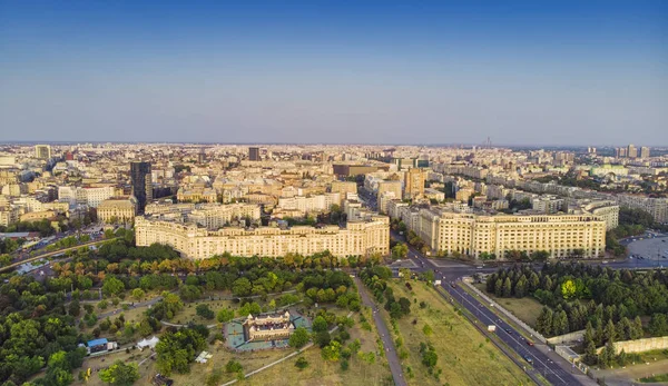 Luchtfoto Van Bucharest Stad Bij Zonsondergang — Stockfoto