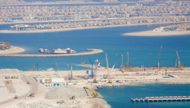 deniz manzaralı Dubai City, İnşaat vinçleri