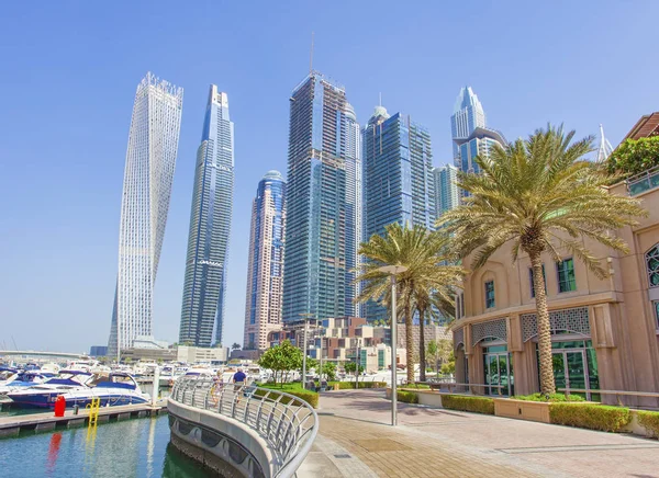 阿拉伯联合酋长国 2018年9月27日 迪拜滨海城与摩天大楼和船只 阿拉伯联合酋长国 — 图库照片