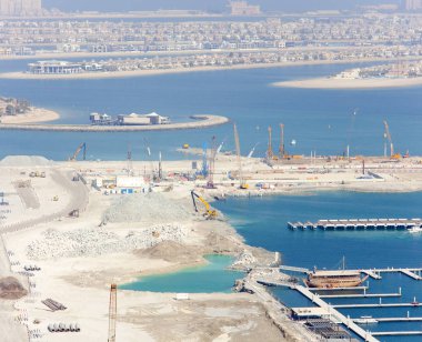 deniz manzaralı Dubai City, İnşaat vinçleri