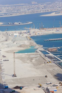 deniz manzaralı Dubai City, İnşaat vinçleri