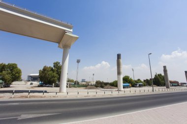 parça veya metro istasyonu için köprü inşaatı