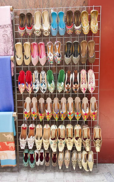Traditional Shoes Sale Dubai Souk United Arab Emirates — Stock Photo, Image