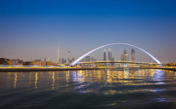 Ορίζοντα Της Πόλης Του Ντουμπάι Νύχτα Άποψη Της Γέφυρας Ανοχή — Φωτογραφία Αρχείου