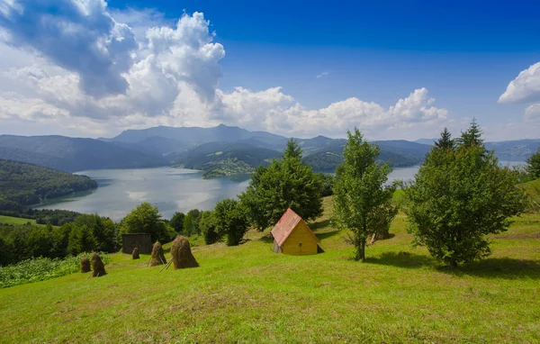 Jezero Horské Krajiny Karpaty Rumunsko — Stock fotografie