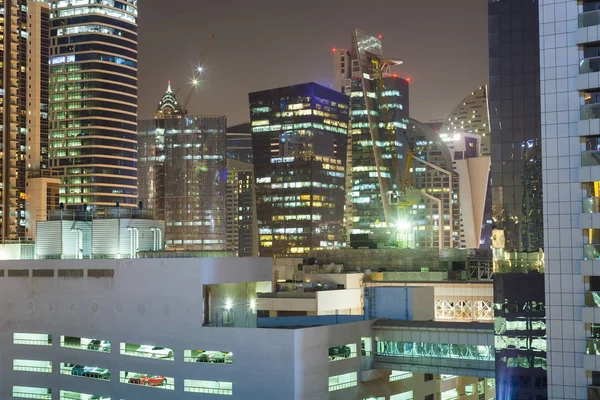 Nowoczesne Budynki Mieście Dubai Noc Scena Zjednoczone Emiraty Arabskie — Zdjęcie stockowe