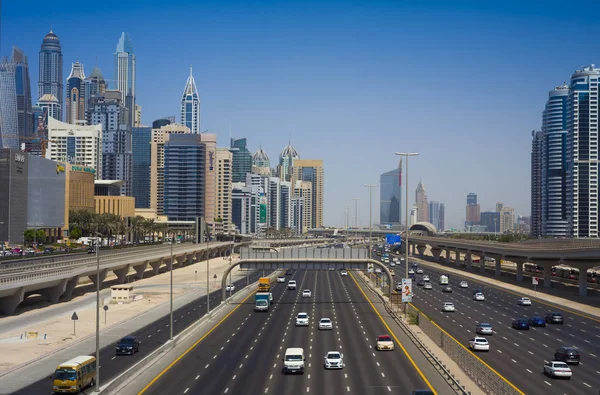 Dubai Ηνωμένα Αραβικά Εμιράτα Σεπτεμβρίου 2018 Πλατύς Δρόμος Στην Πόλη — Φωτογραφία Αρχείου