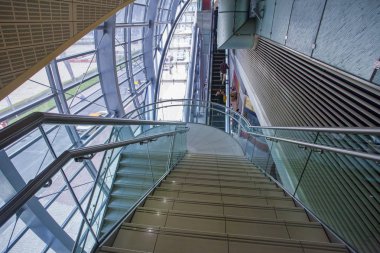 iç modern metro İstasyonu'na Dubai City