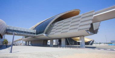 Dubai, Bae - 26 Eylül 2018: Metro veya metro için yeni Dubai Creek Tower istasyonunun inşaatı