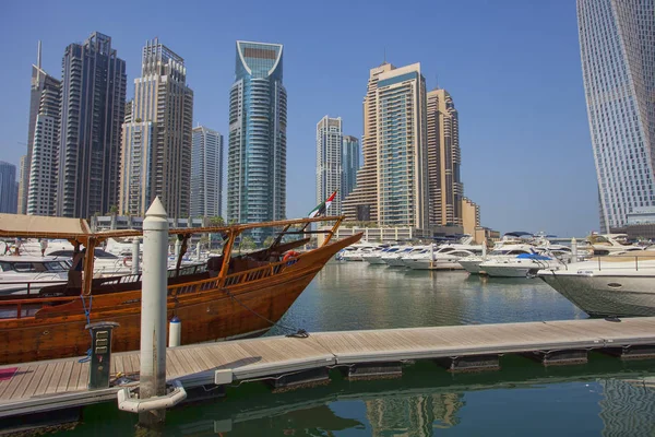 Dubai Uae September 2018 Touristic Boat Yachts Dubai Marina City — Stock Photo, Image