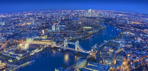 Wide view of London city in a beautiful night. aerial shot — Stock Photo, Image