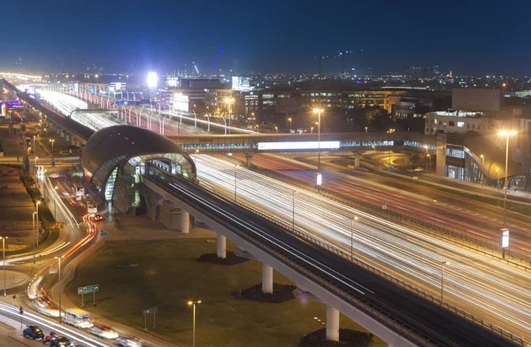 Dubai Emirados Árabes Unidos Setembro 2018 Estrada Noturna Cidade Dubai — Fotografia de Stock