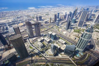 Dubai şehrinde havadan görünüm, hava sahnesi