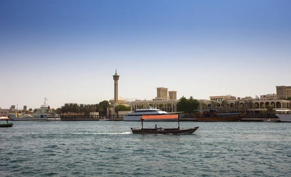 Vecchia Città Dubai Deira Con Barca Cielo Limpido — Foto Stock