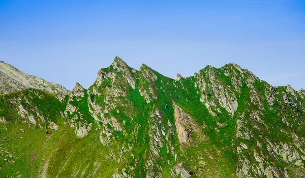 Cresta Montaña Los Cárpatos Paisaje Con Cielo Azul —  Fotos de Stock