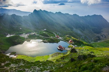 Romanya 'nın Fagaras Dağlarındaki Balea Gölü
