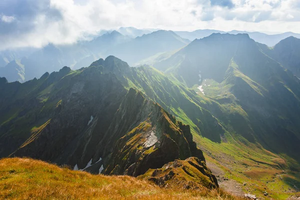 Schöner Bergkamm Fagaras Rumänien — Stockfoto