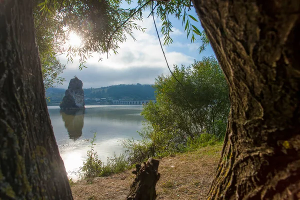 Piatra Teiului Natural Limestone Water Lake Bicaz Romania Lonely Stone — Stock Photo, Image