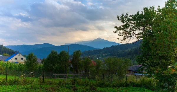 Ceahlau Mountain Dans Les Carpates Roumaines Village Hangu — Photo