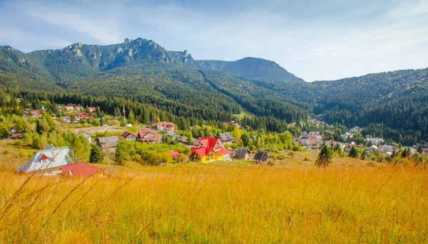 Durau Mountain Resort Romanian Carpathians Ceahlau Peak Background Autumn Landscape — Stock Photo, Image