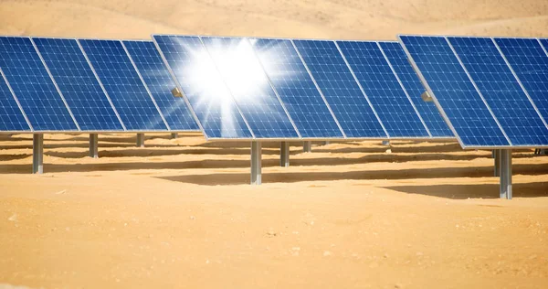 Energía Alternativa Paisaje Industrial Baterías Solares Desierto — Foto de Stock