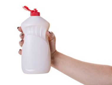 deterjan beyaz izole arka planda elinde şişe