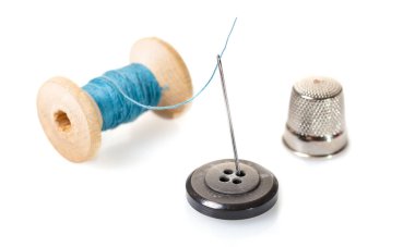 arka plan iş parçacığı ve beyaz düğmeleri biriktirme izole