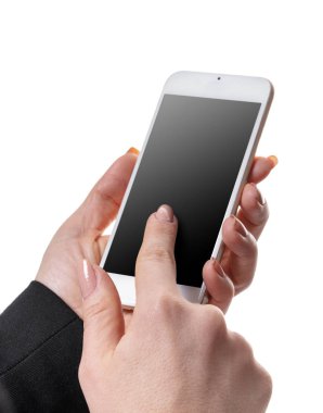 Beyaz izole bir arkaplan üzerinde kadın eli cep telefonu