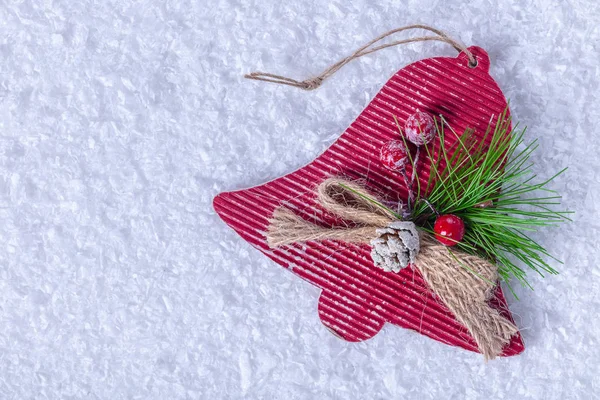 雪上的圣诞装饰装饰 — 图库照片
