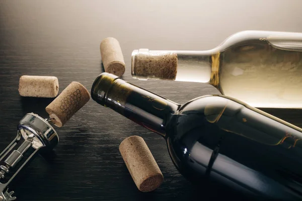 şarap ve korkvida şişeleri 