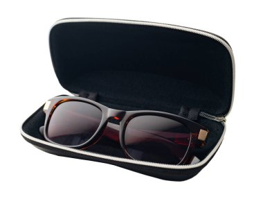 Bir çantada yaz gözlüğü 