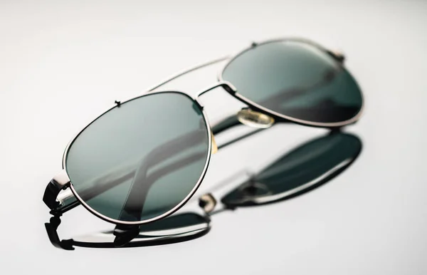 Óculos de verão com reflexão — Fotografia de Stock