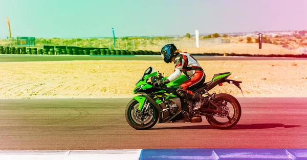 Wettbewerb Motorrad Rennfahrer Fährt Auf Einer Sportstrecke — Stockfoto
