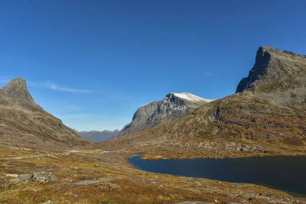 Norská Krajina Pohled Řeku Hory — Stock fotografie