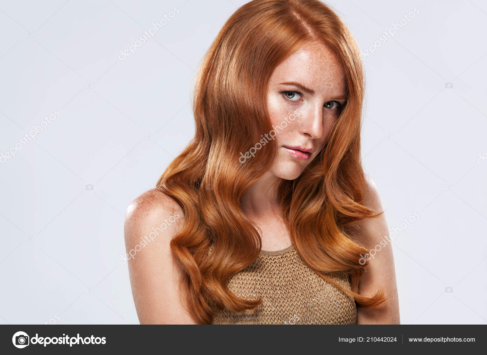 Curly Ginger Hairstyles Red Head Girl With Long And Shiny Wavy