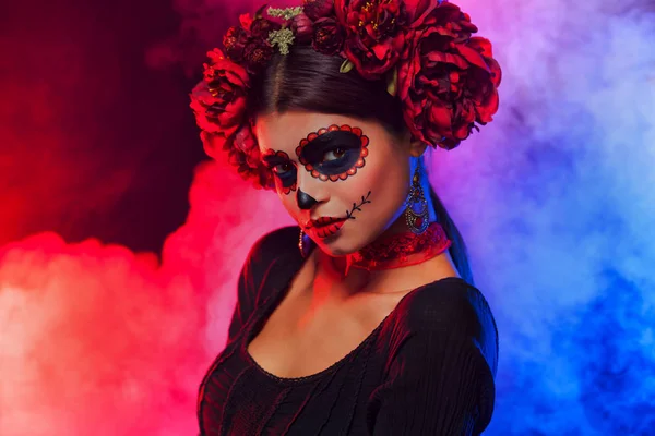 Imagen Creativa Sugar Skull Maquillaje Neón Para Halloween Dia Mertos —  Fotos de Stock