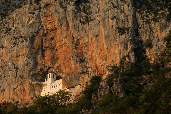 Monasterio Ortodoxo Ostrog Montenegro —  Fotos de Stock
