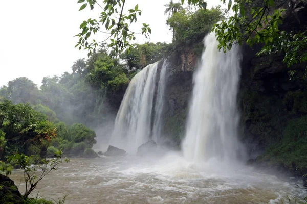 Zwei Schwestern Fällt Iguazu Fällt Argentina — Stockfoto