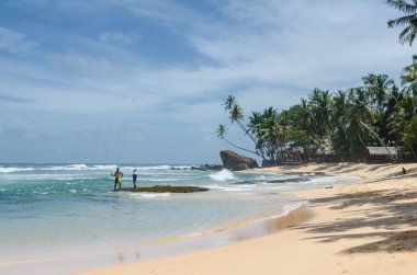 Koggala, Sri Lanka - 5 Temmuz 2018: tepedeki balıkçılar