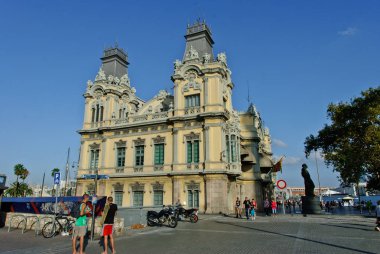 Barcelona, İspanya - 9 Eylül 2010: Barcelona bina bağlantı noktası