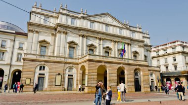 Milan, İtalya - 14 Mart 2014: La Scala Tiyatrosu