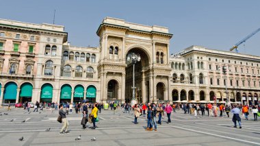 Milan, İtalya - 14 Mart 2014: Victor Emanuel II Galerisi