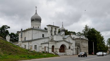 Pskov, Rusya - 4 Eylül 2015: Kilise Varlaam Khutynsky