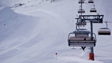 Kaprun, Avusturya - 12 Şubat 2012: Ski lift