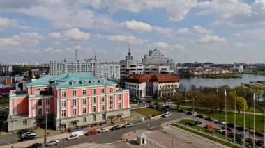 Minsk, Beyaz Rusya - 27 Nisan 2015: Şehir manzaralı