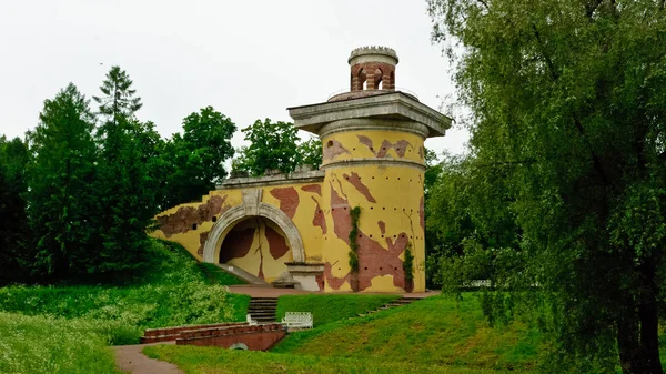Pushkin Federacja Rosyjska Czerwca 2010 Ruiny Wieży — Zdjęcie stockowe