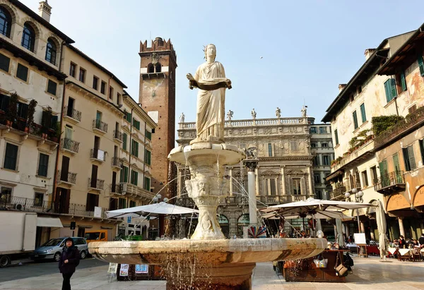 Verona Italy March 2011 Madonna Fountain — Stock Photo, Image