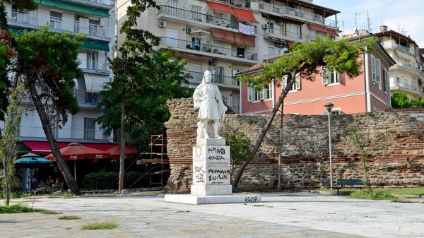 Θεσσαλονίκη Ελλάδα Σεπτεμβρίου 2015 Άγαλμα Καρατάνου — Φωτογραφία Αρχείου