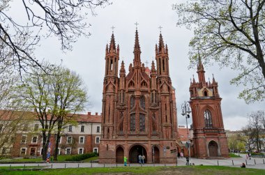 Vilnius, Litvanya - 3 Mayıs 2013: St. Anne Katolik kilisesi